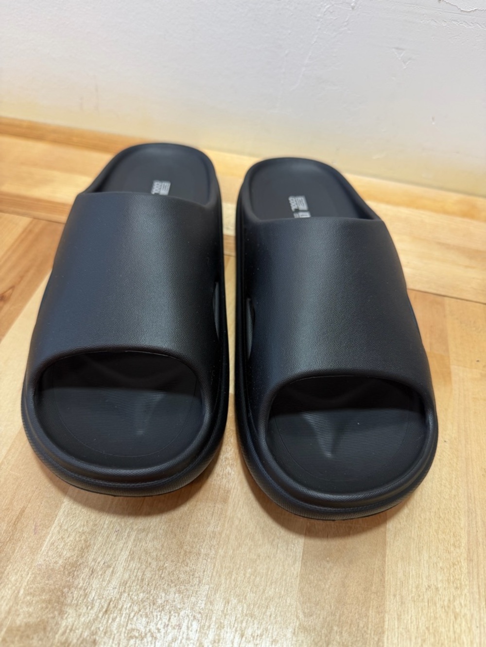 Black Slide Sandals - Minimal Slip-On Slides men size  7-8. - Picture 5 of 7